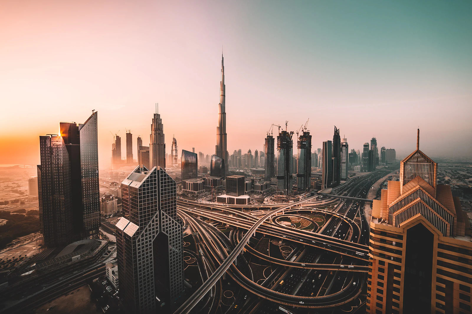 Dubai — Skyline, desert & shopping